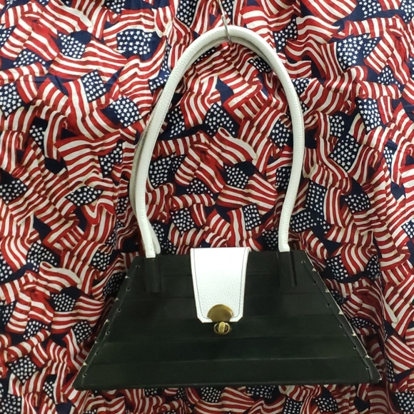 Estilo De Vida wooden purse - Picture 1 of 6